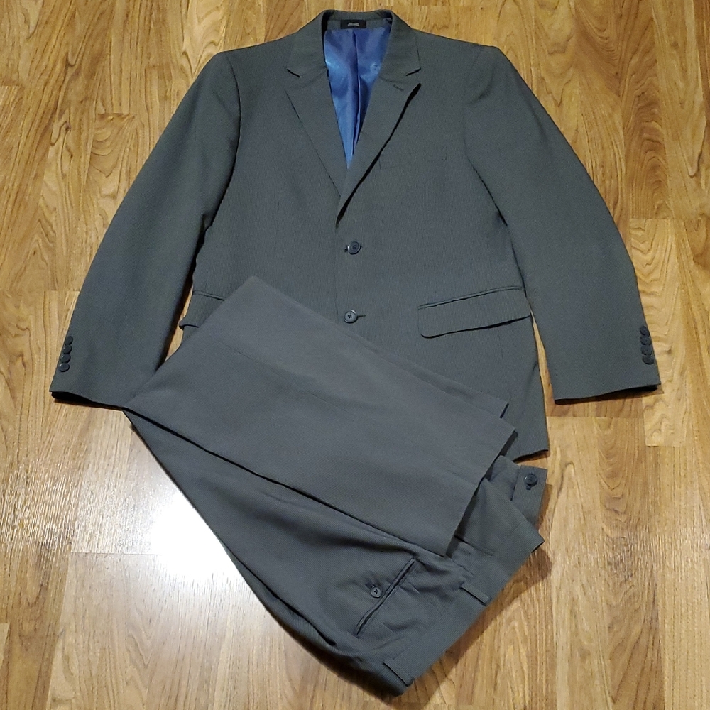 JF J.Ferrar Modern Fit Gray Pinstriped Suit Mens 40R Jacket 34 X  30 Pants